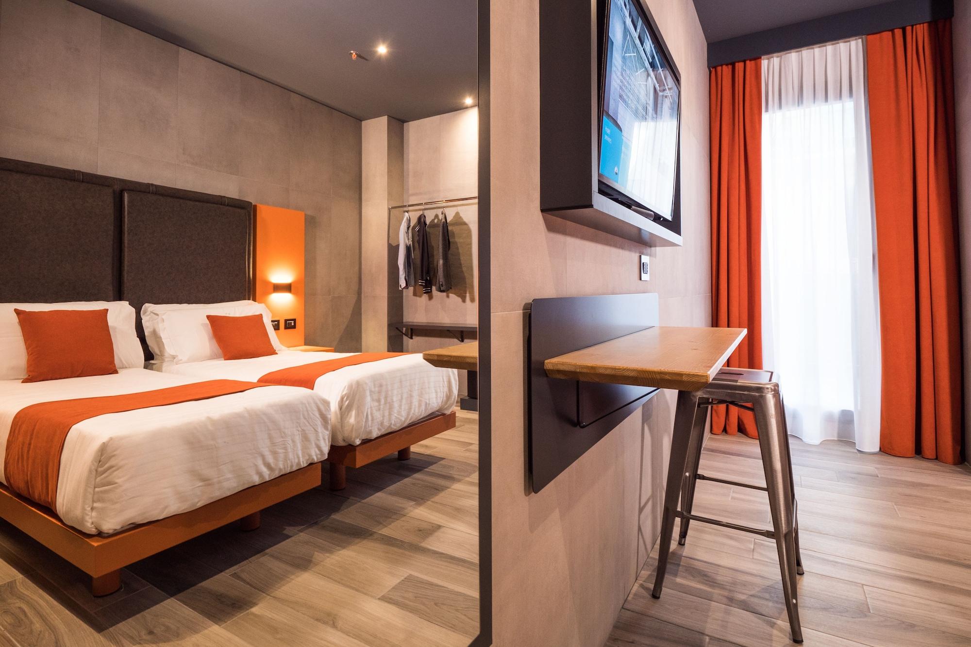 J24 Hotel Milán