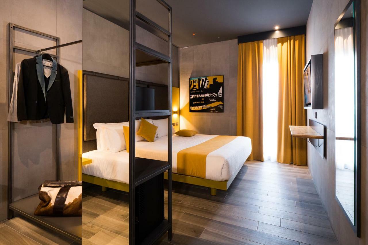 J24 Hotel Milán