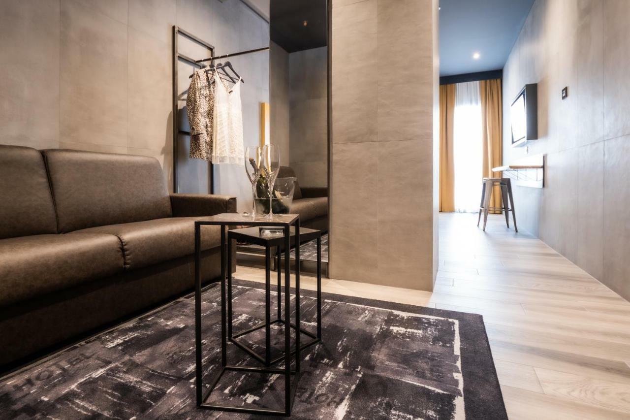 J24 Hotel Milán